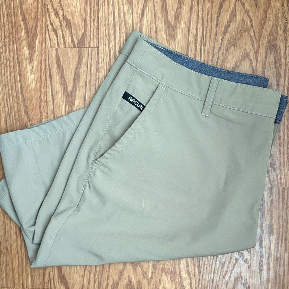 Rip Curl Men's Tan Flat Front Stretch Shorts - Picture 5 of 5